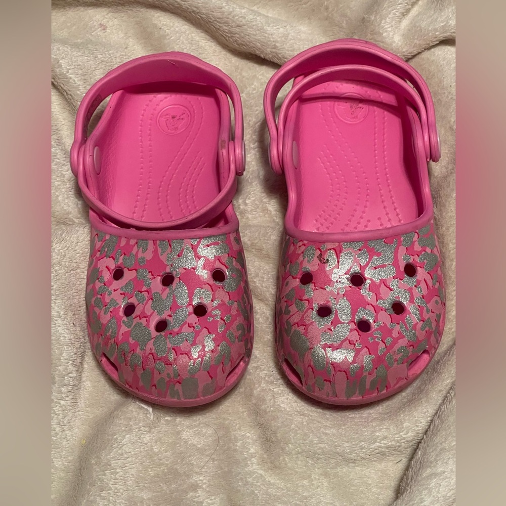 Crocs girls Karin pink and silver sparkles design size 12.